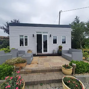 Apartment Garden Chalet Oranmore