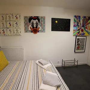  Apartment Pop Artiste Configure En Galerie Dart A 200 M Du Centre Avec Parking Prive Et Securise Gratuit Dans Copropriete France